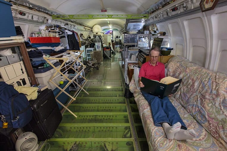 L'interno dell'aereo si è convertito in una casa