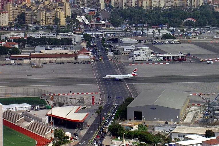 Aeroporto internazionale di Gibilterra, territorio d'oltremare britannico