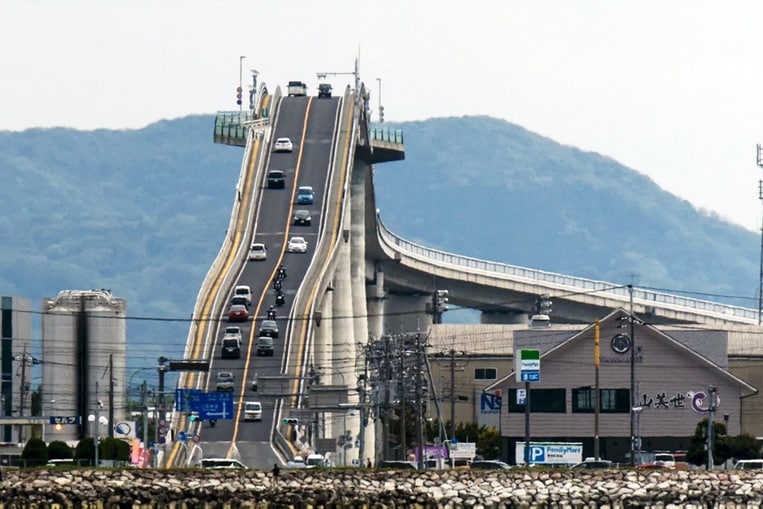 Il ponte di Eshima Ohashi - Giappone