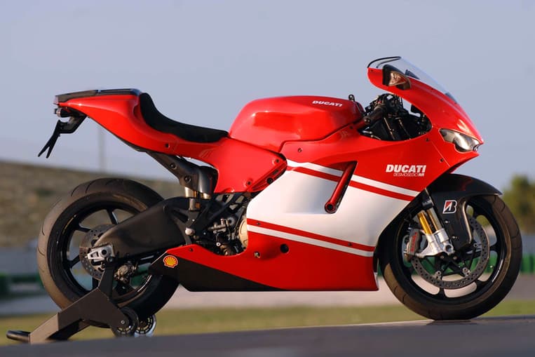 Ducati Desmosedici D16RR NCR M16 – 213.000 euro
