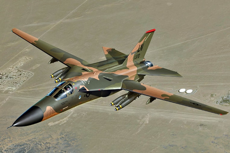 Dinamica generale F-11 Aardvark (vitesse massimo : 2655 km/h)